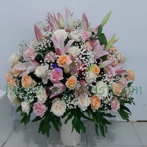 Bunga Meja Rose And Lillies Romantic in Vase Tangerang