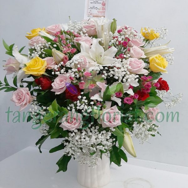 Bunga Meja Special Yellow in Vase Tangerang